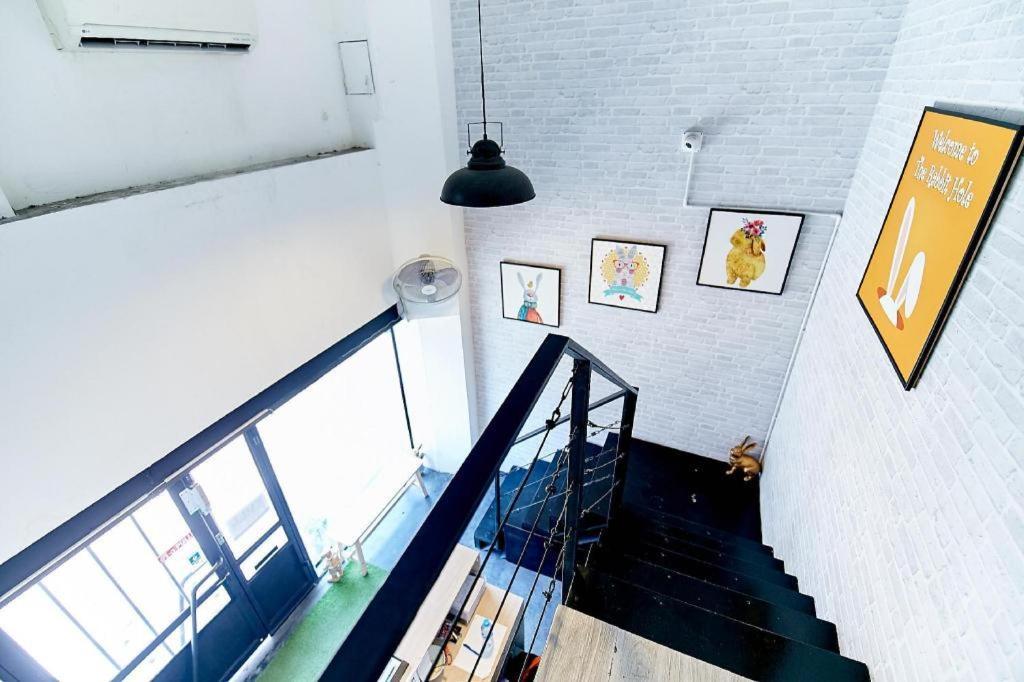 The Rabbit'S Hole Hostel Bangkok Luaran gambar