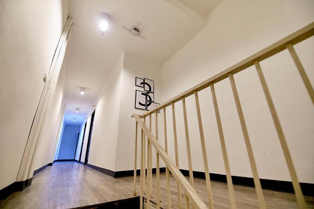 The Rabbit'S Hole Hostel Bangkok Luaran gambar
