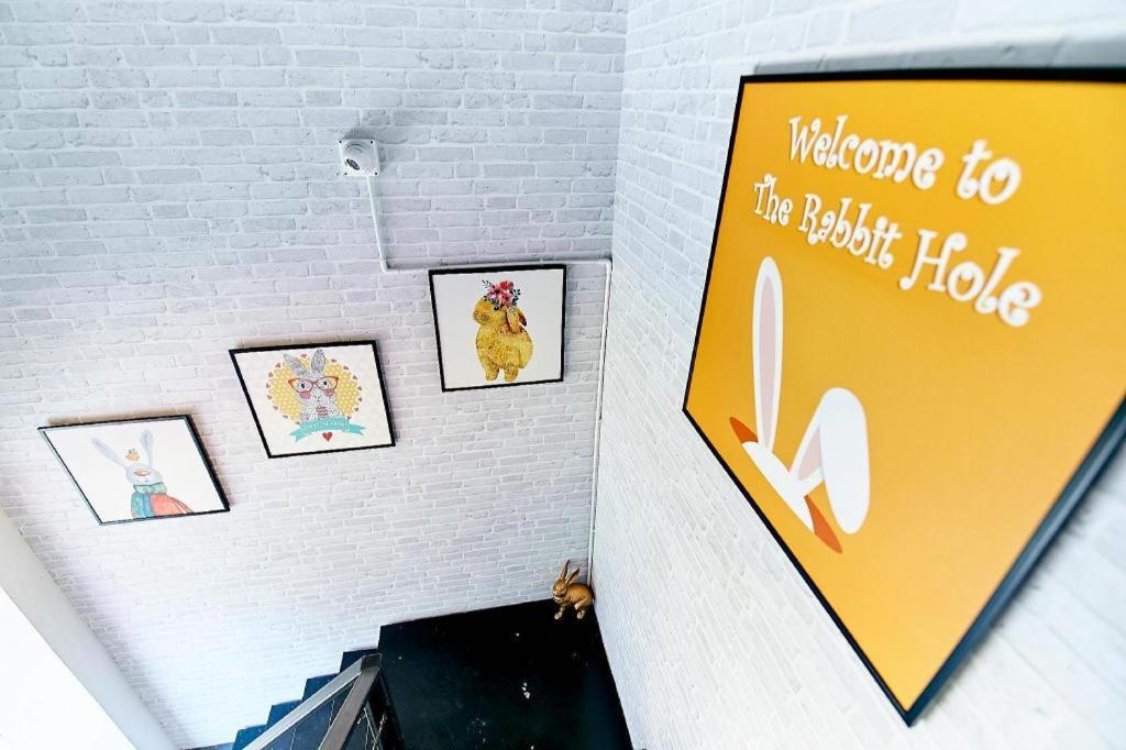 The Rabbit'S Hole Hostel Bangkok Luaran gambar