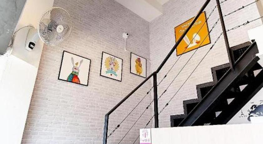The Rabbit'S Hole Hostel Bangkok Luaran gambar
