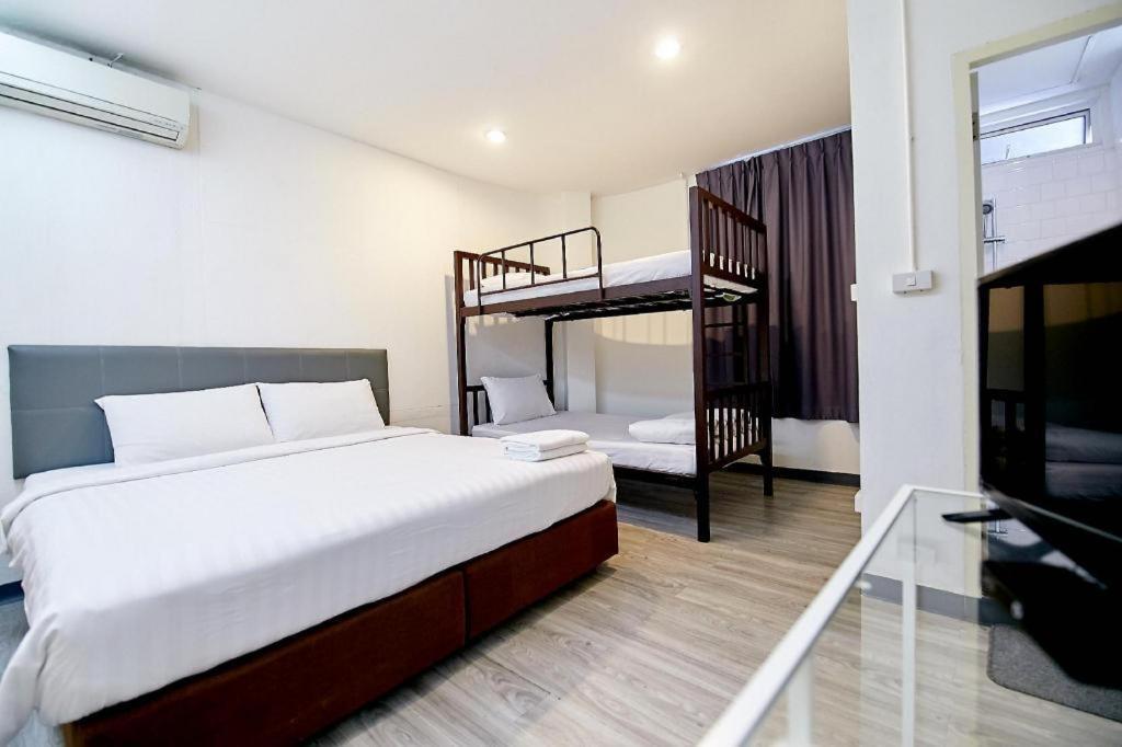 The Rabbit'S Hole Hostel Bangkok Luaran gambar