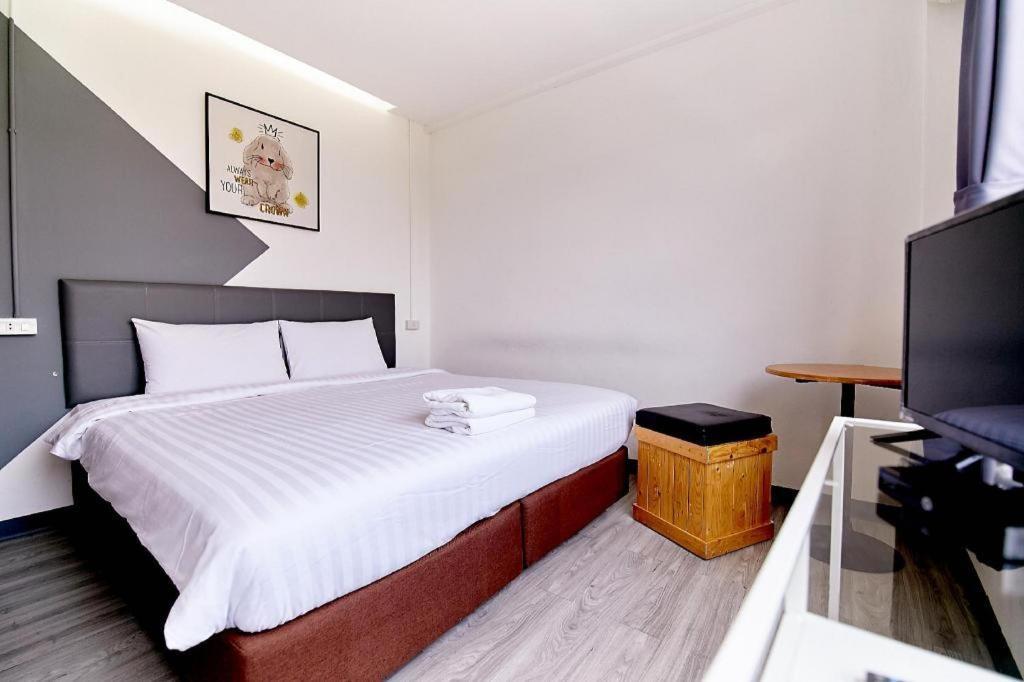 The Rabbit'S Hole Hostel Bangkok Luaran gambar