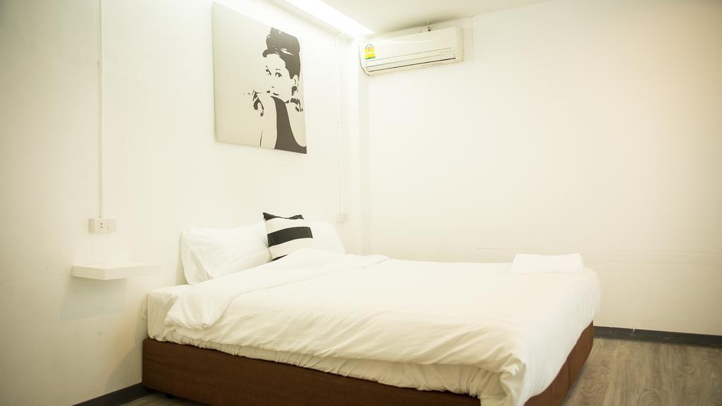The Rabbit'S Hole Hostel Bangkok Luaran gambar