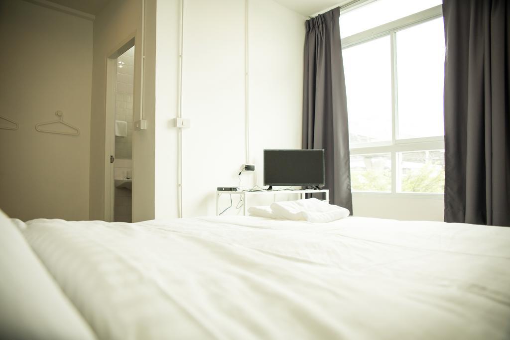 The Rabbit'S Hole Hostel Bangkok Luaran gambar
