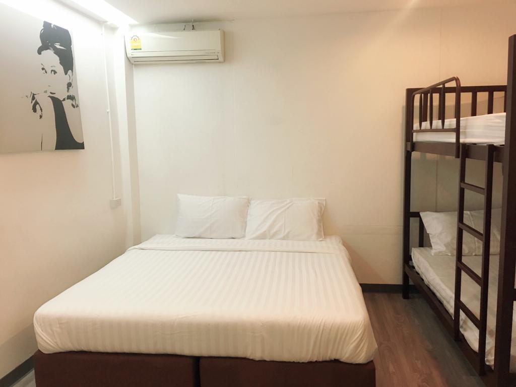 The Rabbit'S Hole Hostel Bangkok Luaran gambar