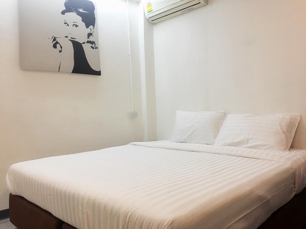 The Rabbit'S Hole Hostel Bangkok Luaran gambar